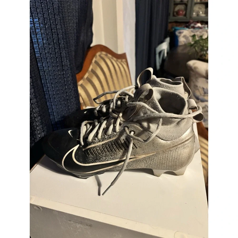 Nike product pair